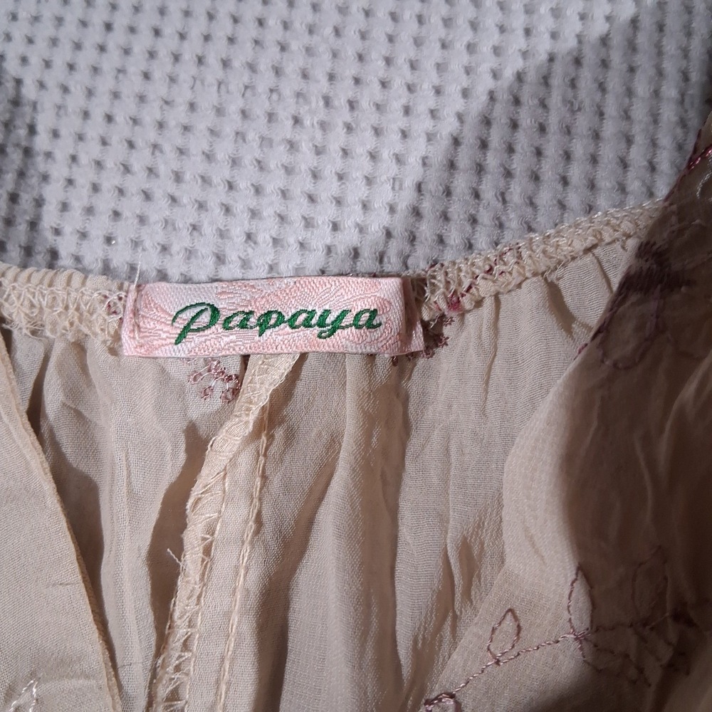 Papaya Womens Y2K Embroidered Babydoll Top Beige Floral Handkerchief Hem MEDIUM - Picture 5 of 13